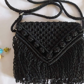 Bolso de macramé negro