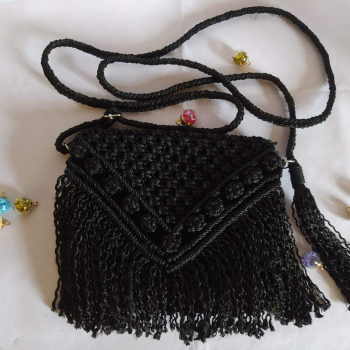 Bolso de macramé negro