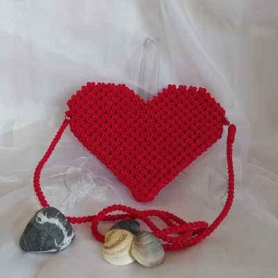 BOLSO CORAZÓN DE MACRAME