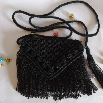 Bolso de macramé negro