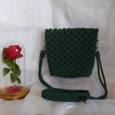 BOLSO VERDE DE MACRAME