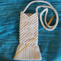 FUNDA DE MÓVIL BEIGE DE MACRAME