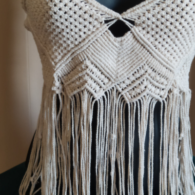 TOP DE MACRAMÉ ESPALDA CRUZADA